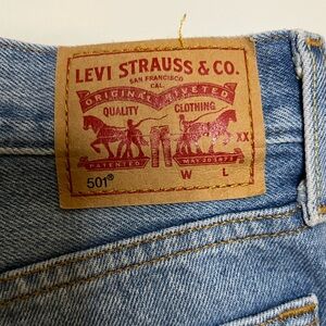 Cutoff Levi Strauss Blue Jeans